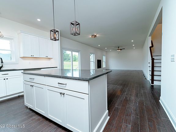 5th image of 8 Creek Road