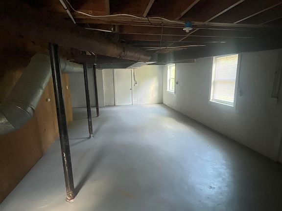 3rd image of 608 Rollingwood Rd
