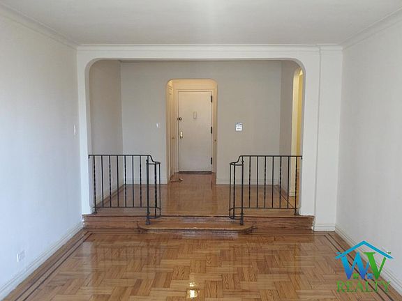 3rd image of 1134 College Ave