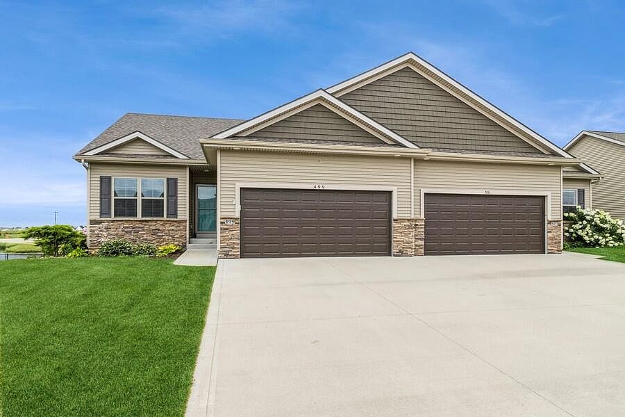 1st image of 499 NW Autumn Crest Dr