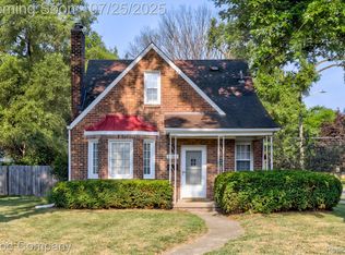 1645 Pinecrest Dr, Ferndale, MI