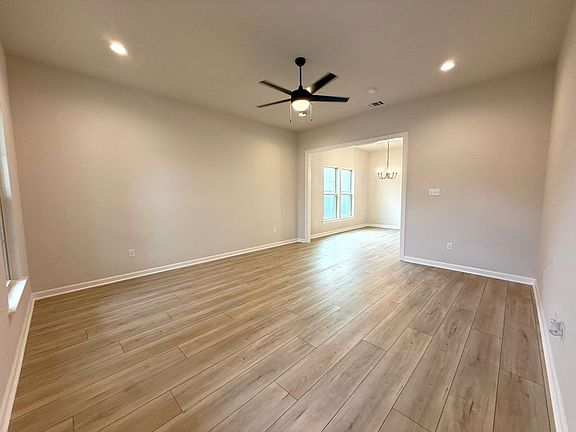 3rd image of 480 Garren Ln