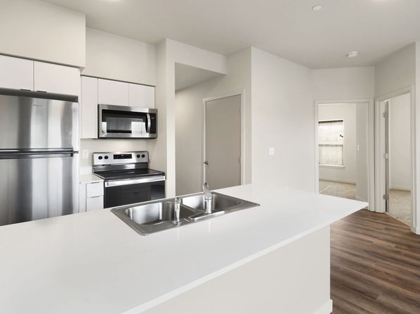 2609 Meridian St #204