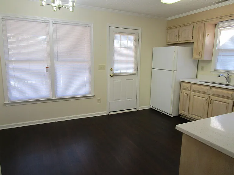 2224 Preot St — Photo 4