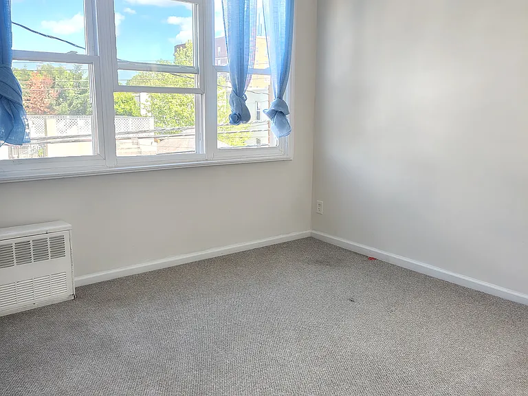 2538 E 2nd St #2 — Photo 5