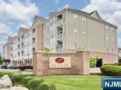 535 Bushes Ln, Elmwood Park, NJ, 07407