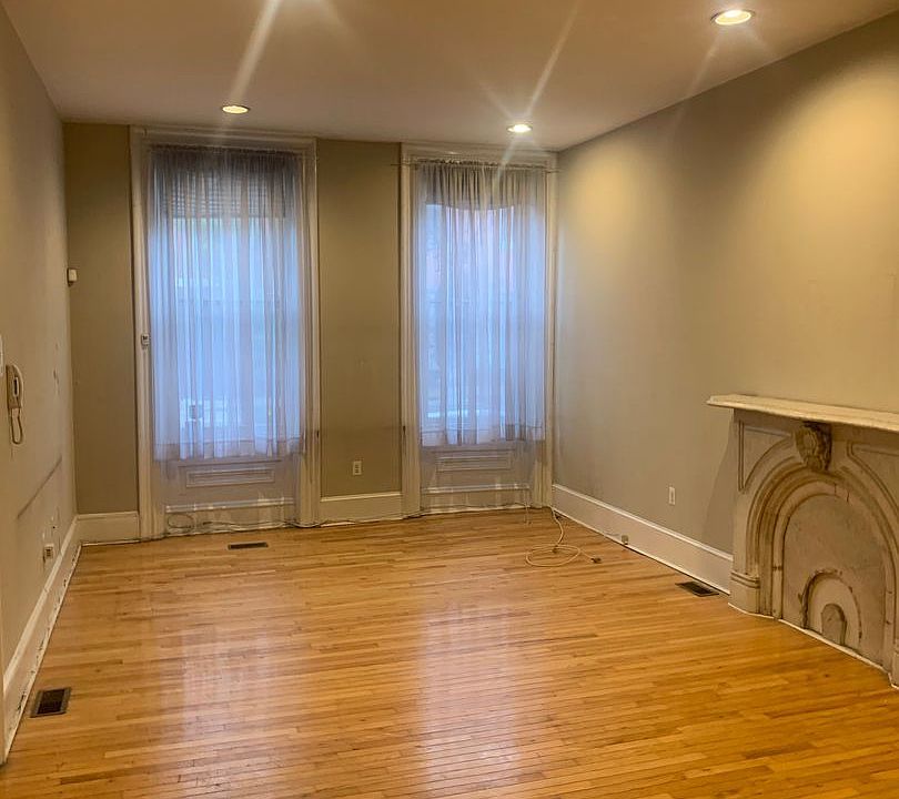 1st image of 2308 Lombard St APT 5