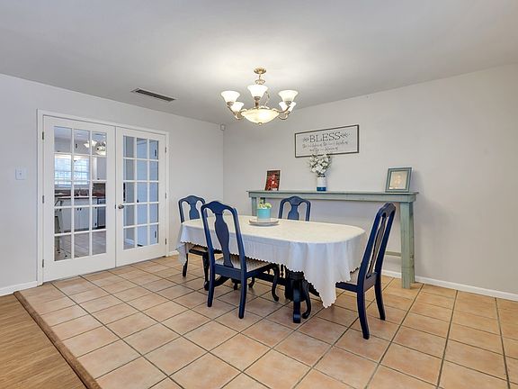 4th image of 2903 Eastover Dr
