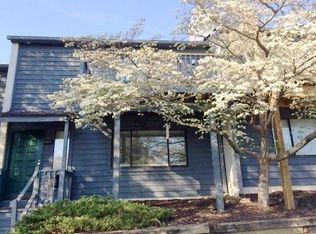 305 Harvest Dr, Charlottesville, VA 22903