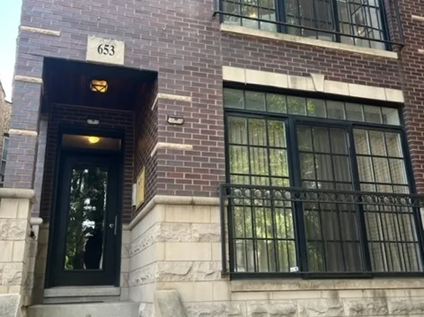 653 W Belmont Ave APT 1, Chicago, IL 60657