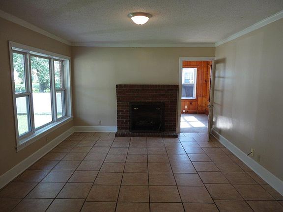 2nd image of 109 Rosewood Dr