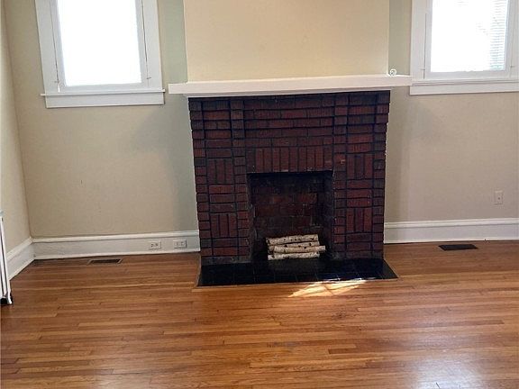 2nd image of 1306 Bainbridge St