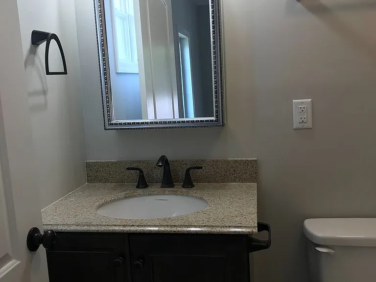 904 Snow St — Photo 11