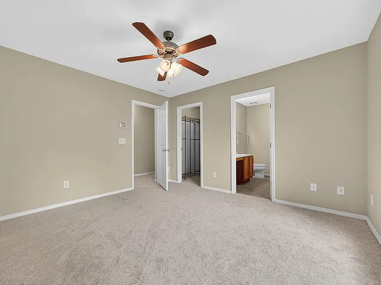 412 Longchamp Ln — Photo 14
