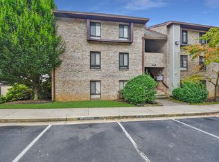 11657 Stoneview Sq APT 2B, Reston, VA 20191