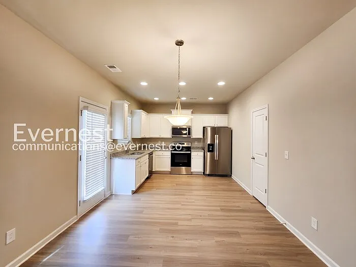 118 Culver St — Photo 5