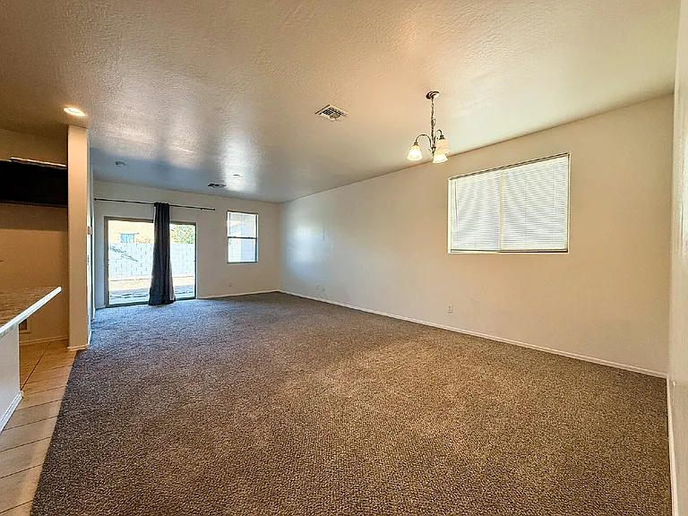 6218 W Laurie Ln — Photo 10