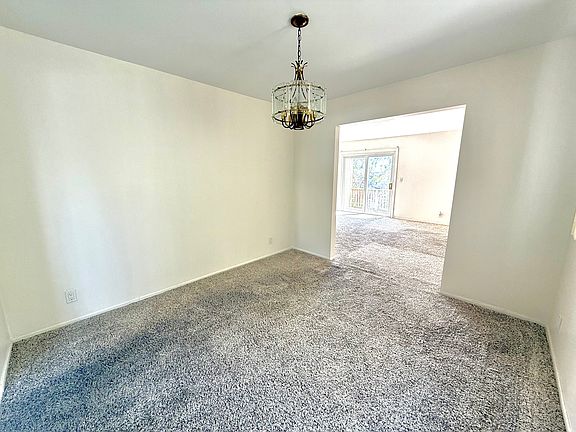 5th image of 32 Elissa Ln #2
