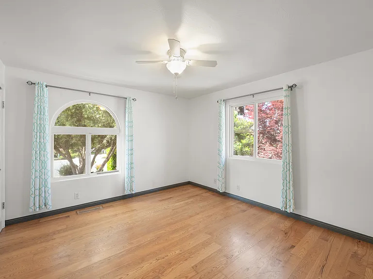 945 S Ridgemark Dr — Photo 18