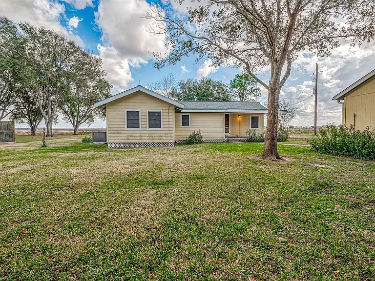 15932 FM 442 Rd — Photo 24