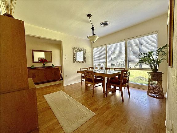 5th image of 1818 DOVER ROAD