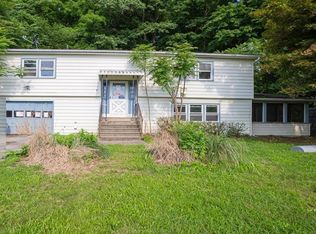 105 Sutton Park Rd, Poughkeepsie, NY 12603