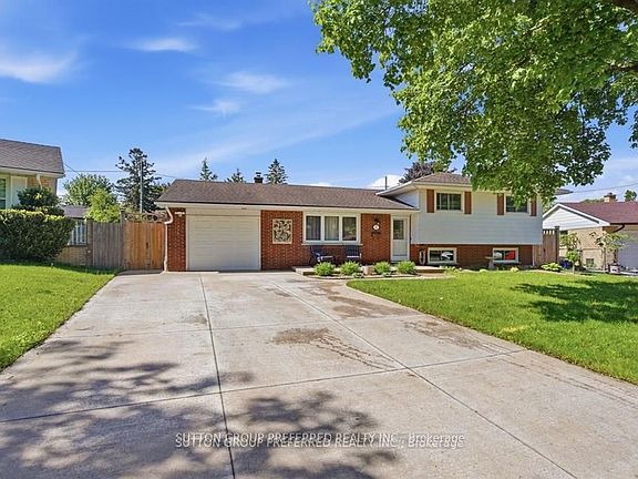 2nd image of 27 Stormont Dr