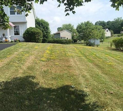 3rd image of 46 Old Meadow Ct