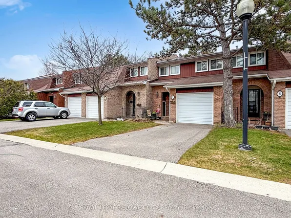 3350 Hornbeam Cres #9, Mississauga, ON L5L 3Z7