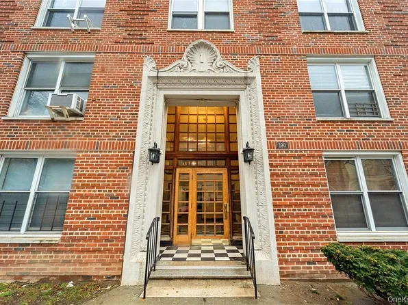 190 72nd St APT 136, Brooklyn, NY 11209
