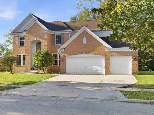 905 Blue Ridge Dr, Streamwood, IL 60107