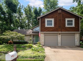 14974 Country Ridge Dr, Chesterfield, MO 63017