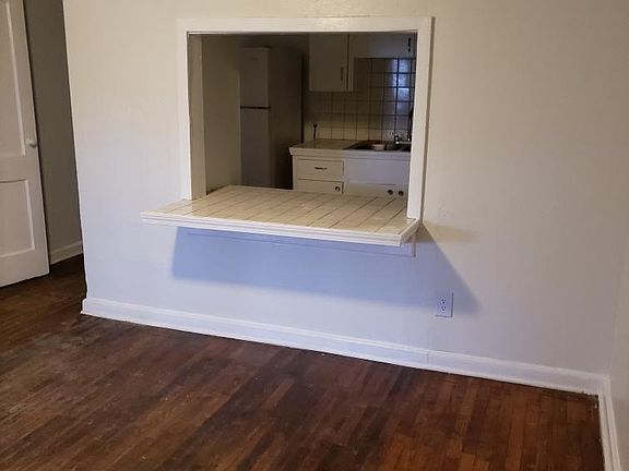 4th image of 713 Scotland Dr APT 4