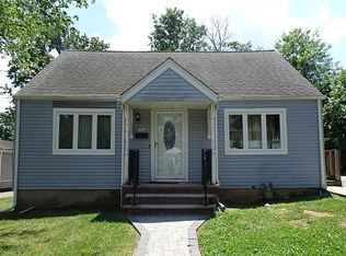 69 Lotz Hill Rd, Clifton, NJ 07013