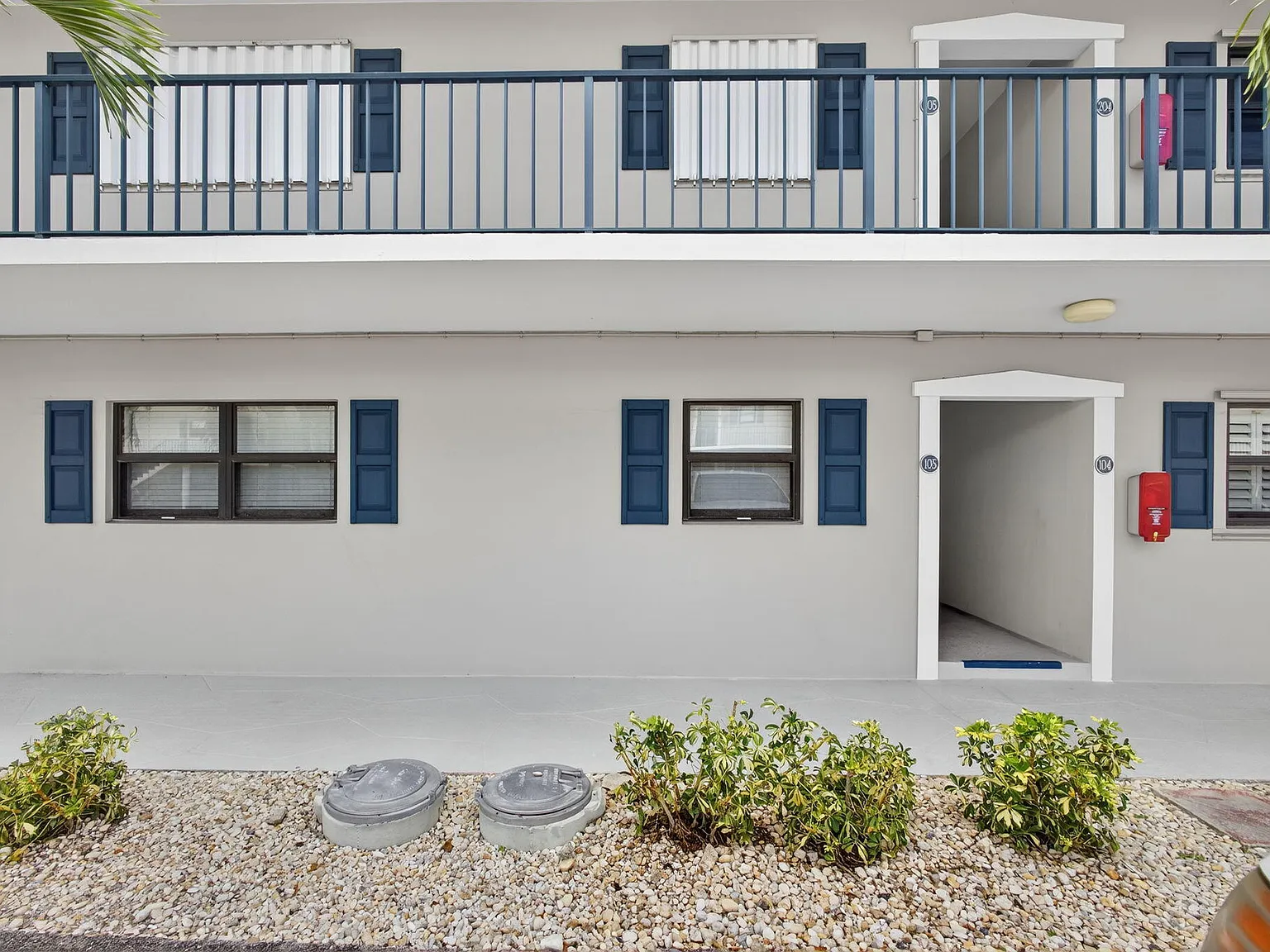 755 Saturn St — Photo 2