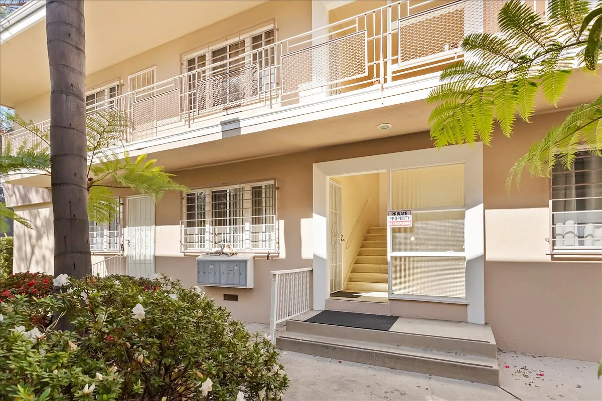 Building Photo - 1406 S Spaulding Ave #6