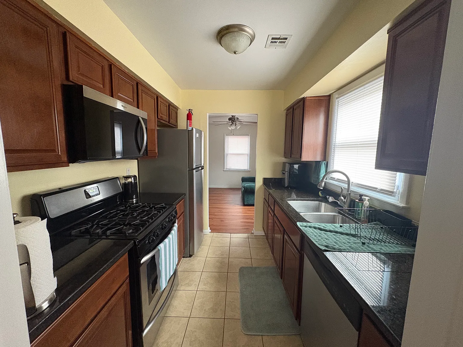 4 bed, 1368 sqft, $950 — Photo 3