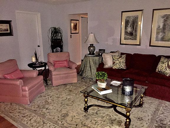 4th image of 1200 Riverwood Pl APT 6