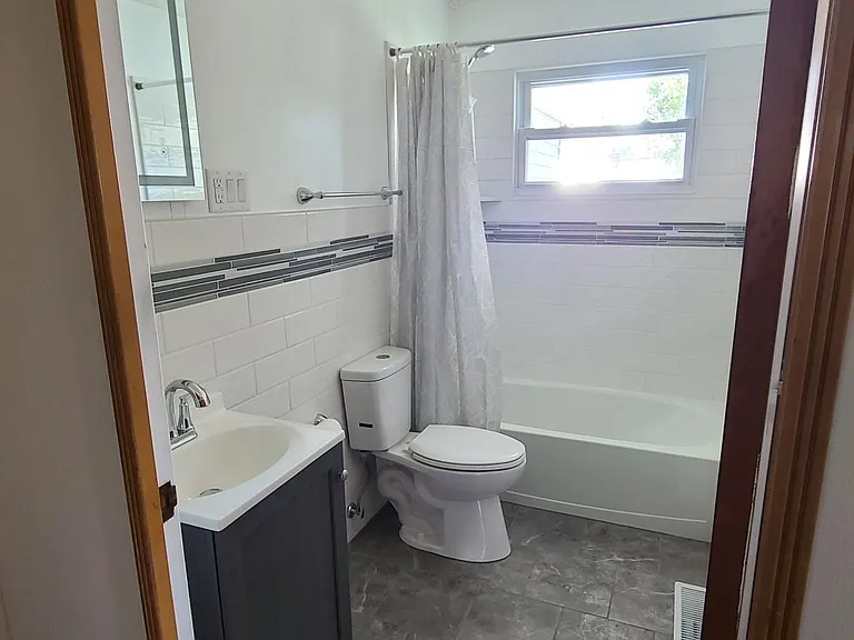 1465 Woodland Dr — Photo 23