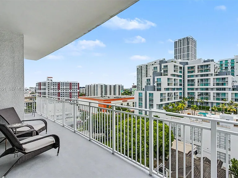 2275 Biscayne Blvd #1004 — Photo 2