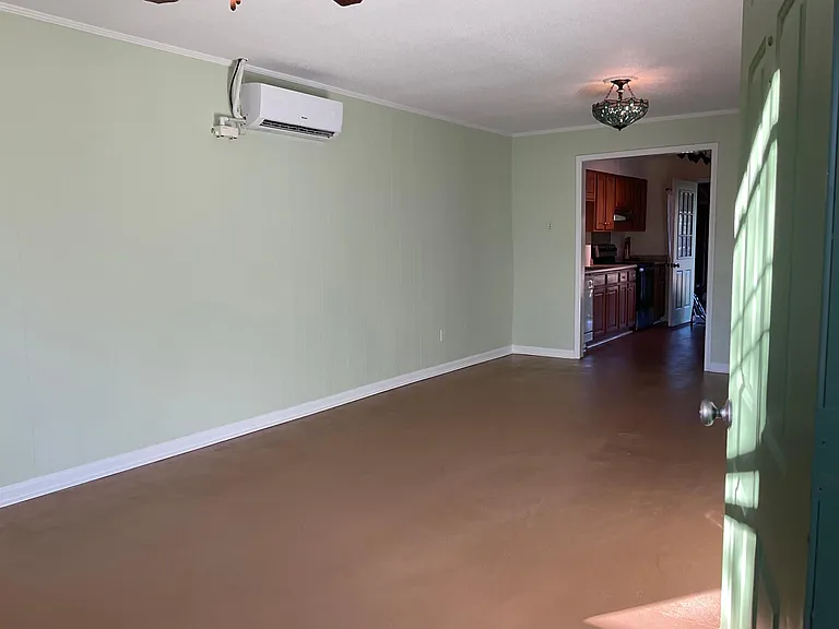 305 E Lee St — Photo 18