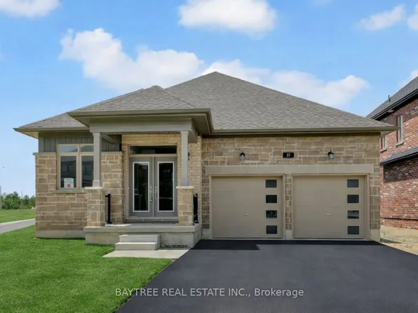 37 Lally Ter, Barrie, ON L9J 0T3