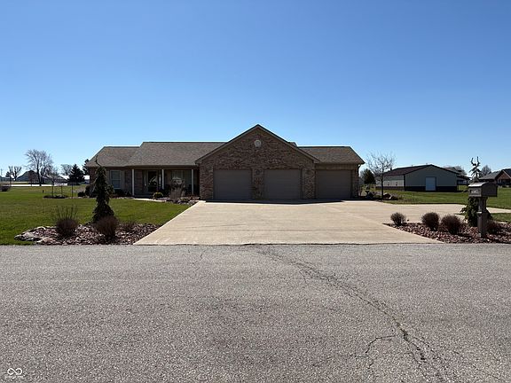 2nd image of 1056 S Smith Dr