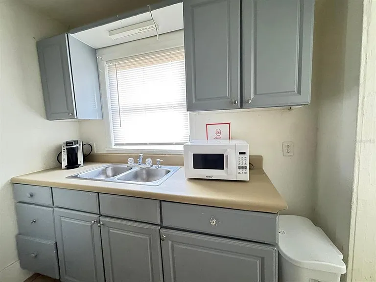 728 Columbia St — Photo 14