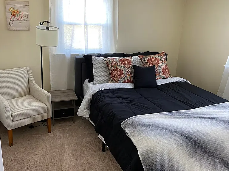 4 Garden Blvd — Photo 16