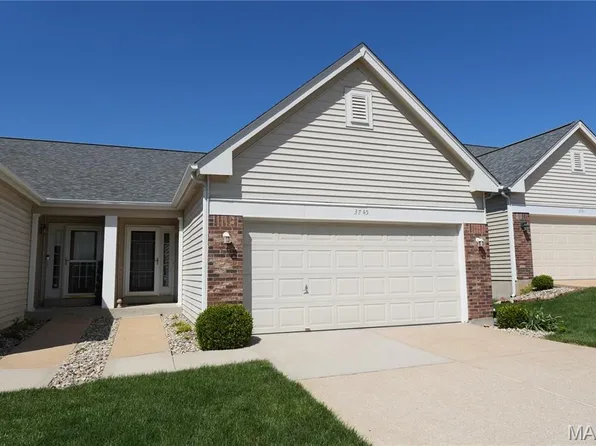 3745 Southern Manor Dr, Saint Louis, MO 63125