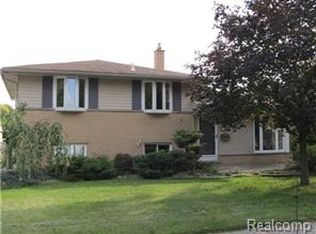 31843 Lynne Dr, Rockwood, MI 48173