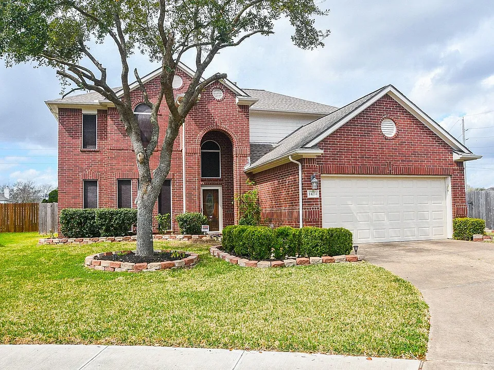 14234 Silver Glade Ln