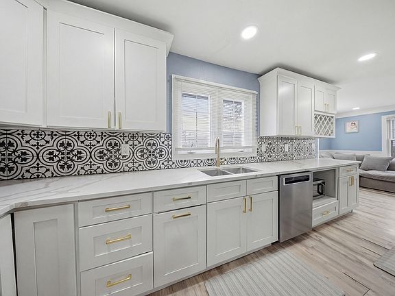 5th image of 2713 Landen Dr