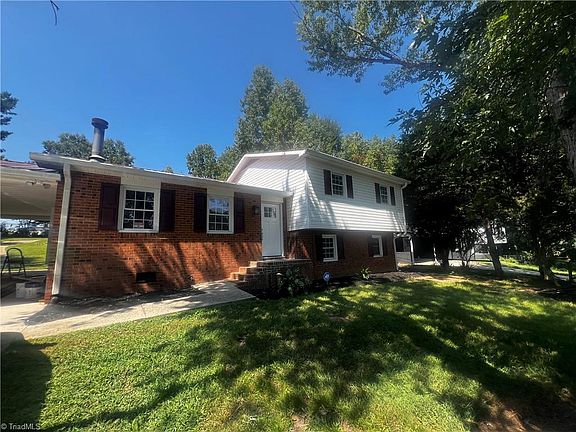 2nd image of 5511 Windemere Cir